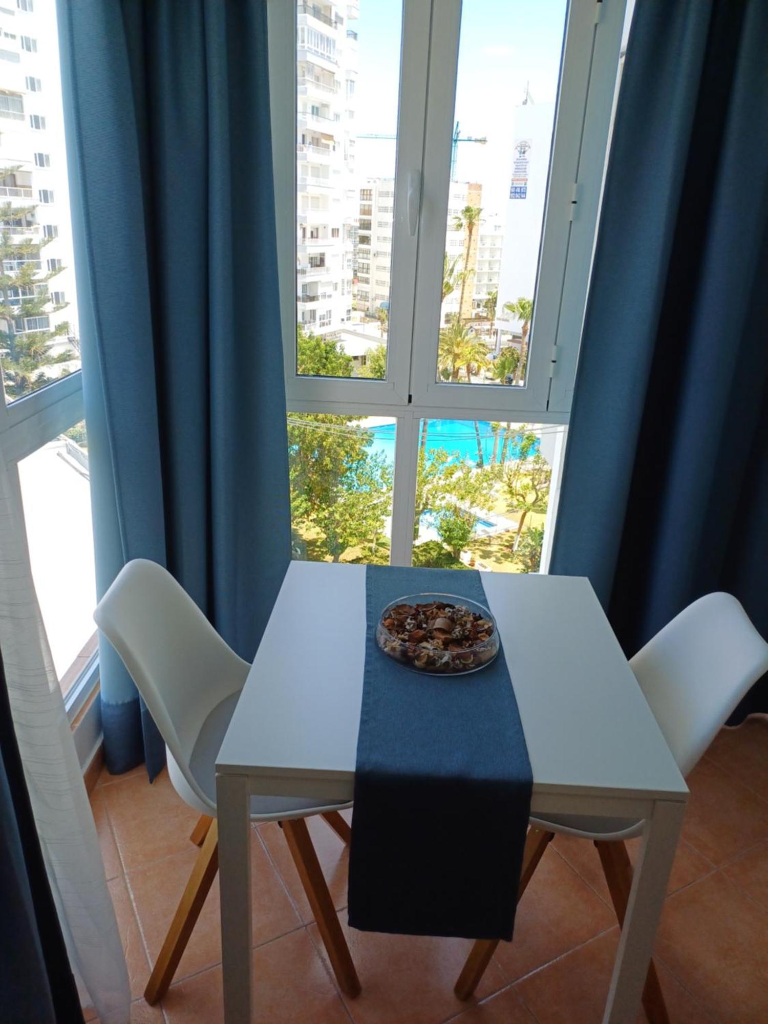 Luminoso Estudio Muy Cerca De La Playa Apartment Benalmadena Luaran gambar