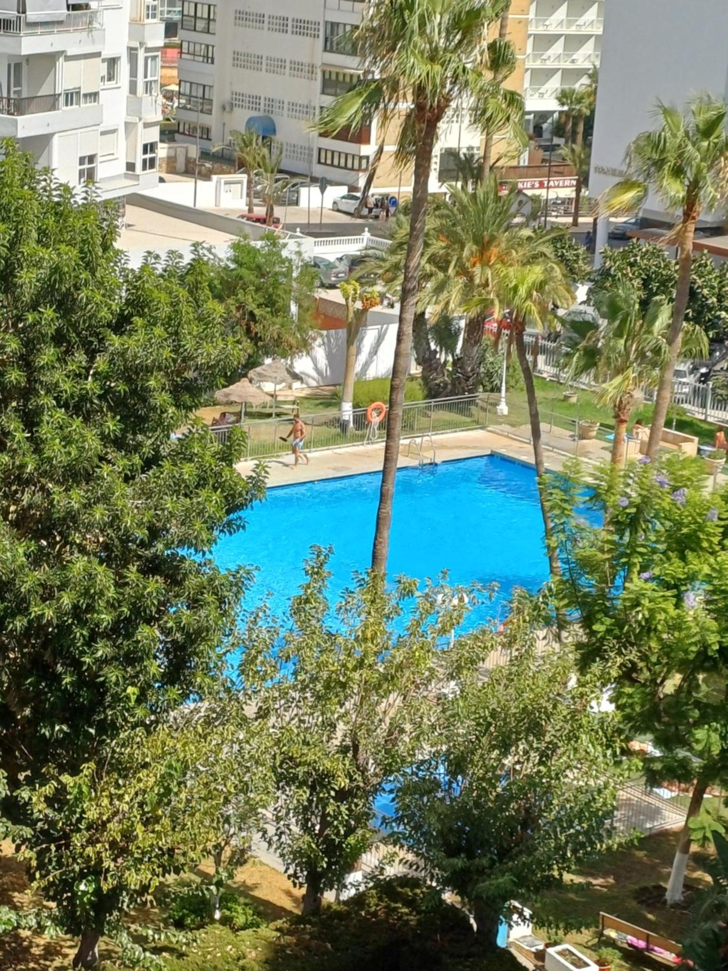 Luminoso Estudio Muy Cerca De La Playa Apartment Benalmadena Luaran gambar
